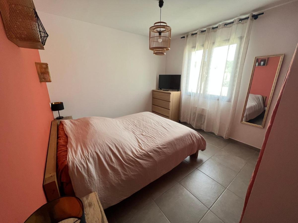 Agreable Villa Recente Au Coeur D'Un Charmant Petit Village Sernhac ภายนอก รูปภาพ